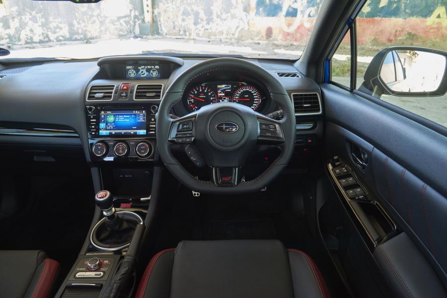 Торпедо Subaru WRX STI Diamond Edition 2018 года  (ZA) (фото 32 из 58)